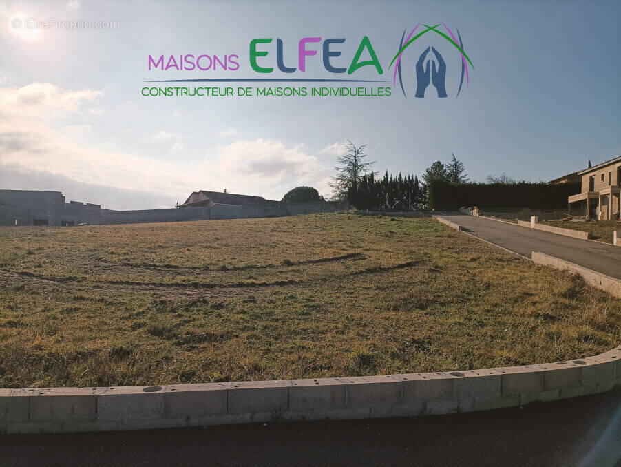 Terrain à SAINT-DONAT-SUR-L&#039;HERBASSE