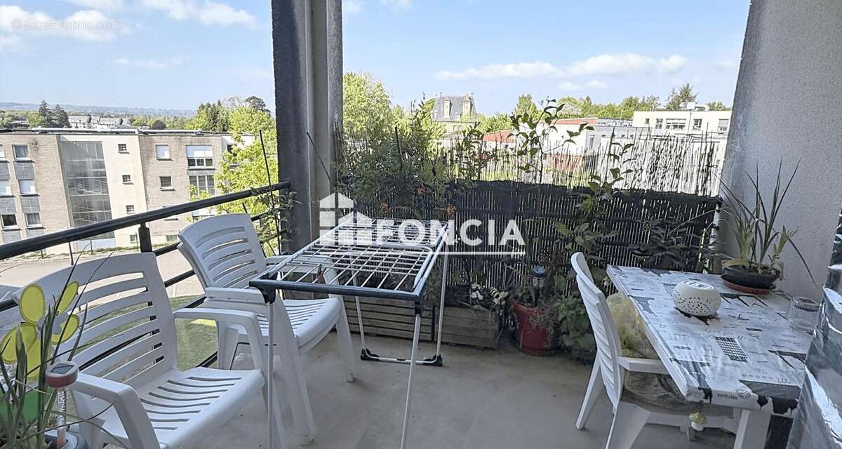 Appartement à SAINT-GEORGES-DES-GROSEILLERS