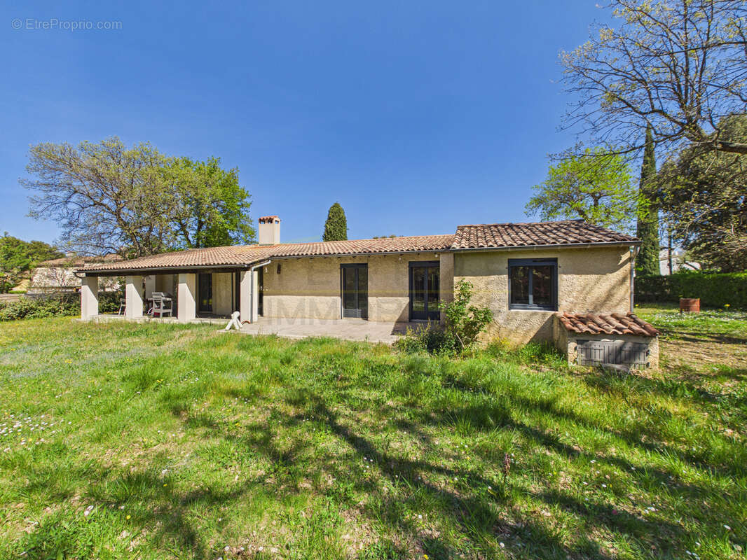 Maison à VALREAS