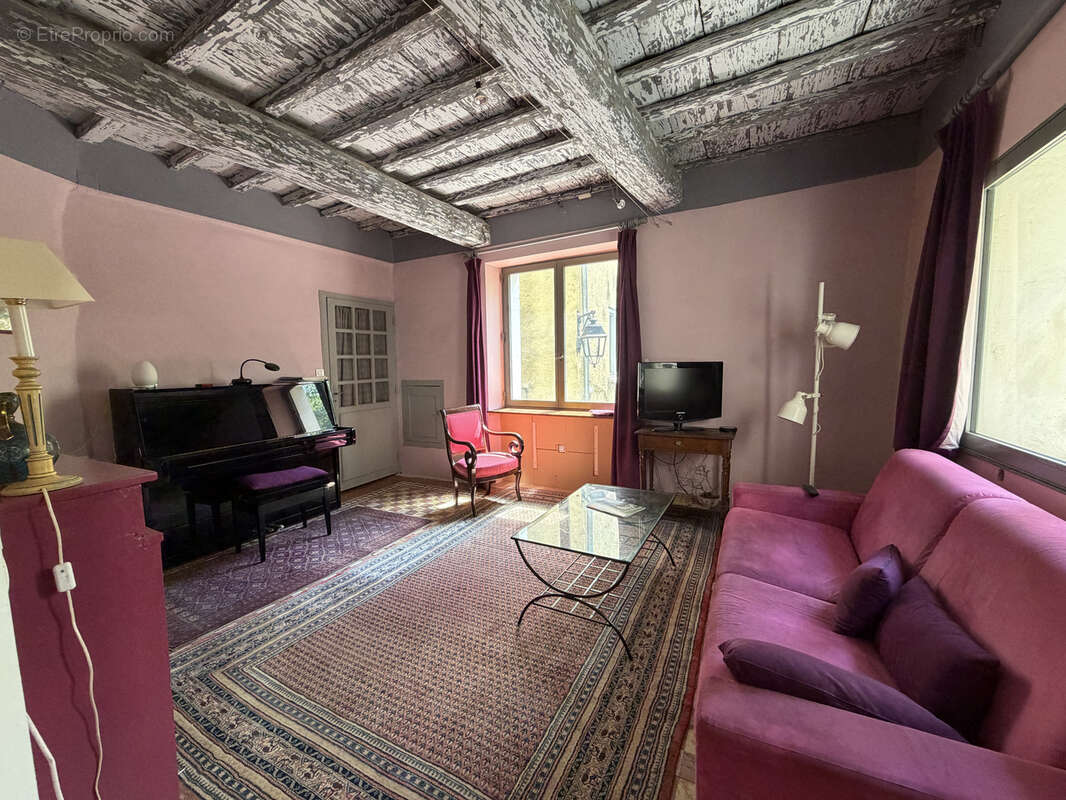 Maison à SAINT-QUENTIN-LA-POTERIE