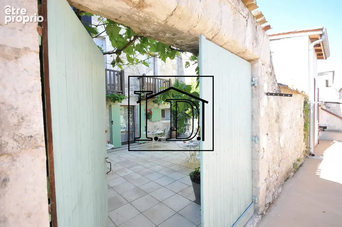 Entrée côté Carreyrou