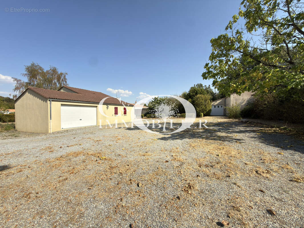 Maison 3 chambres - garage - 2500 m2 de terrain - photo 10