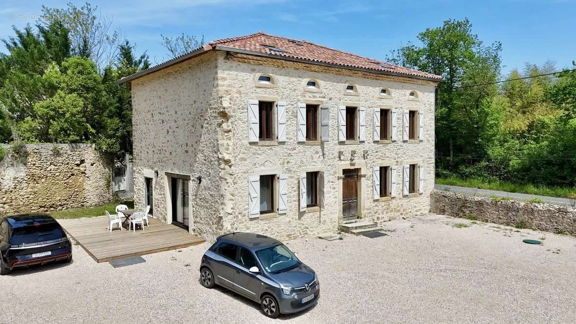Maison de caractère  de 221 m2  - 3 hectares de terrain - photo 2