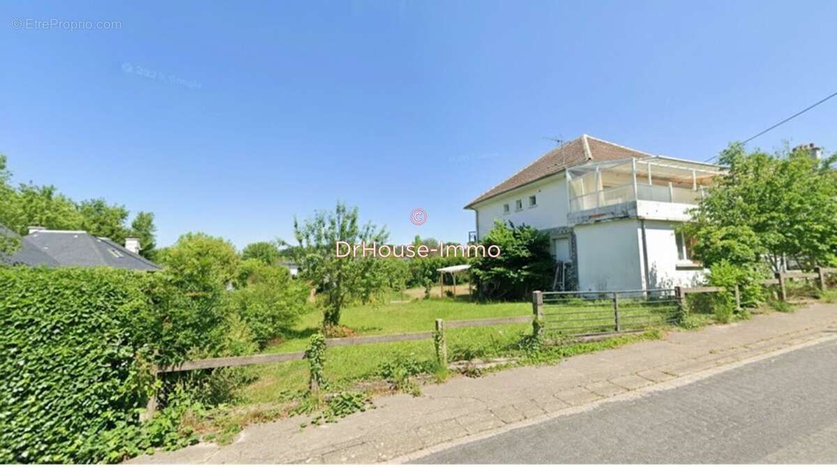 Maison à LUC-LA-PRIMAUBE