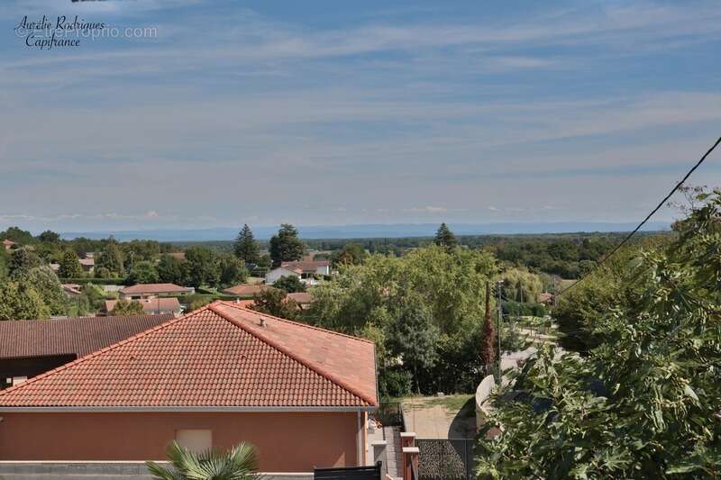 Maison à CHANOZ-CHATENAY