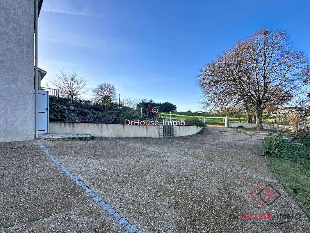 Maison à COULOUNIEIX-CHAMIERS