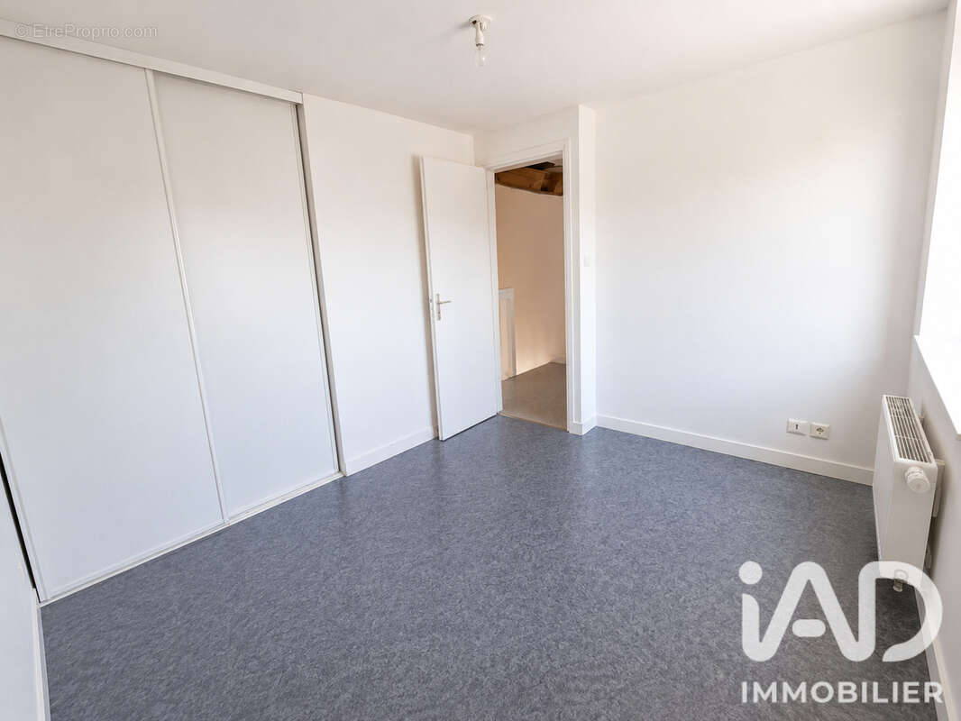 Maison 109 m² à Guipel  - photo 9