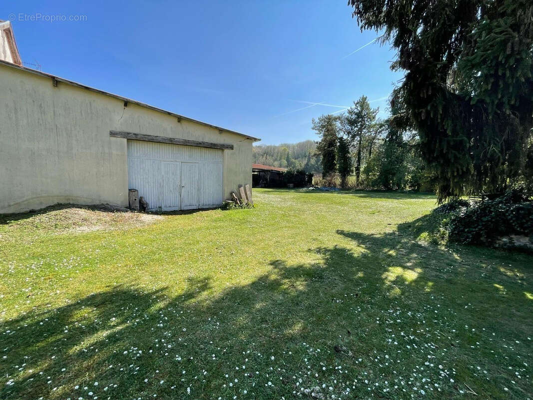 Propriete maison de maître 11 pieces + dependances sur terrain de 3400 m2 - 10 min de gueux - photo 18