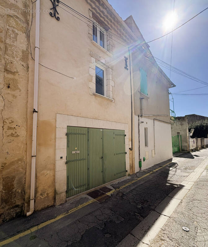 Maison à ROQUEMAURE