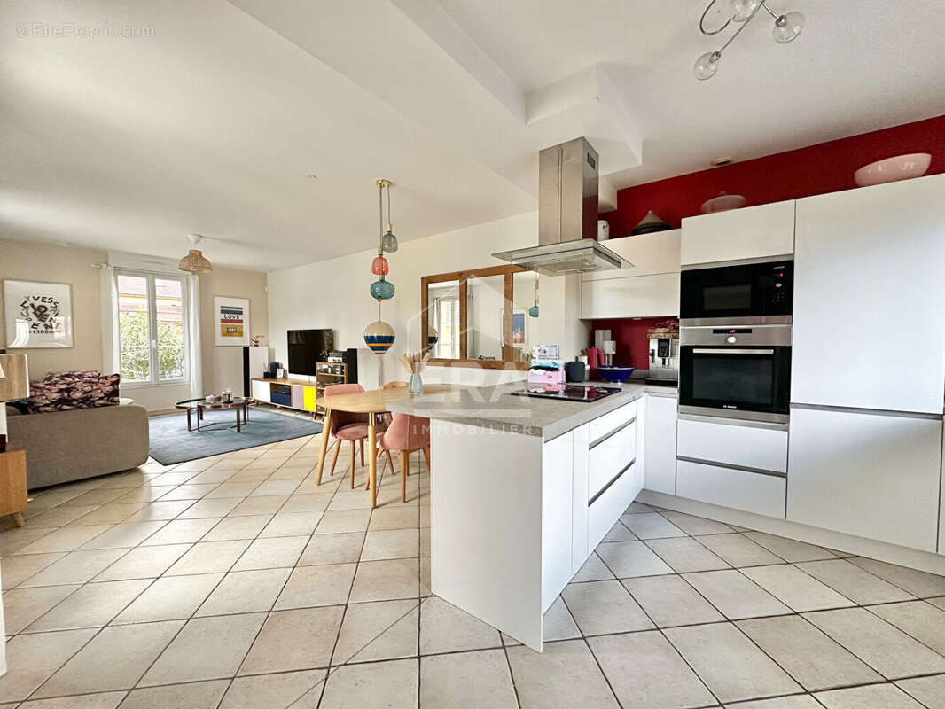 Maison à SARTROUVILLE