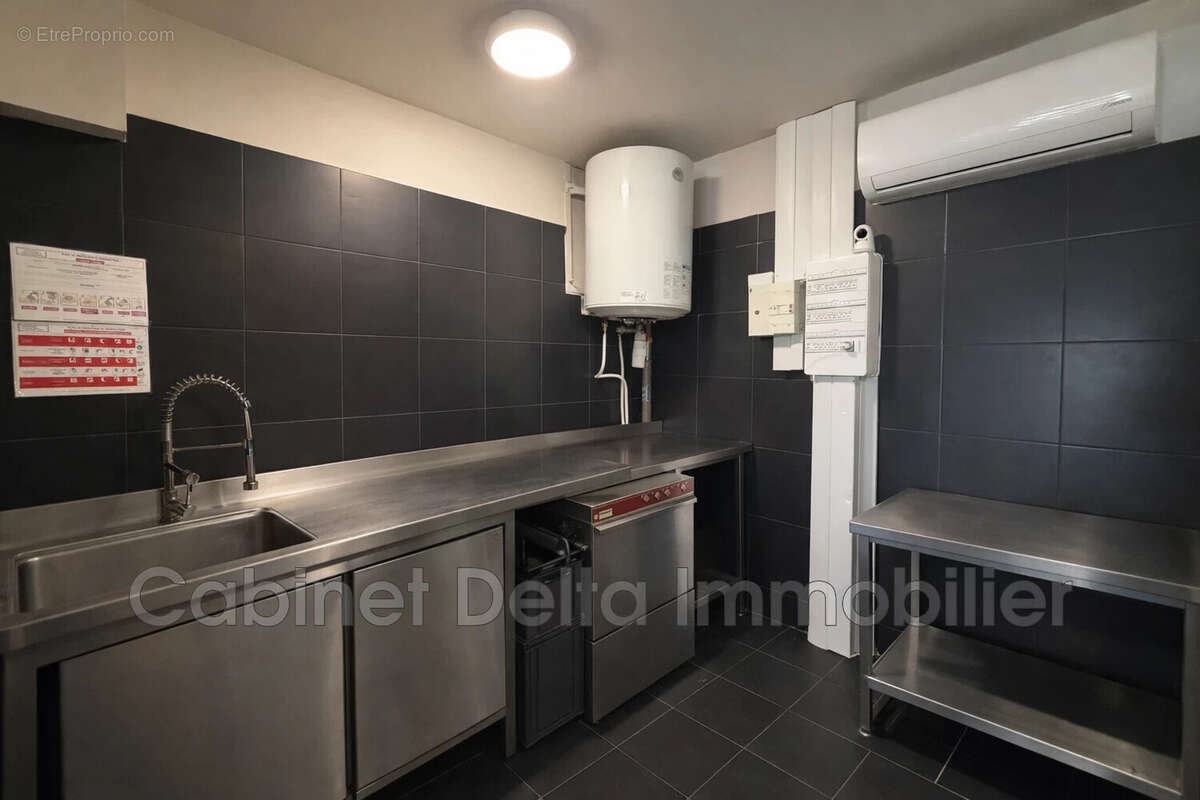 Commerce à SIX-FOURS-LES-PLAGES