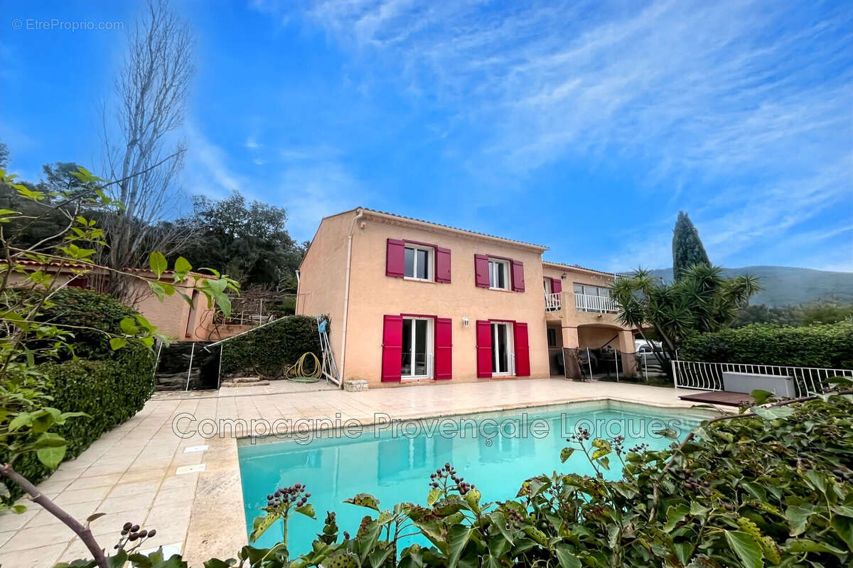 Maison à SOLLIES-TOUCAS