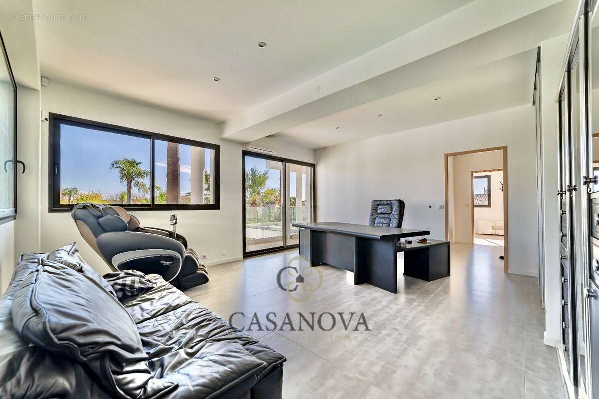 Maison à SAINT-BRES