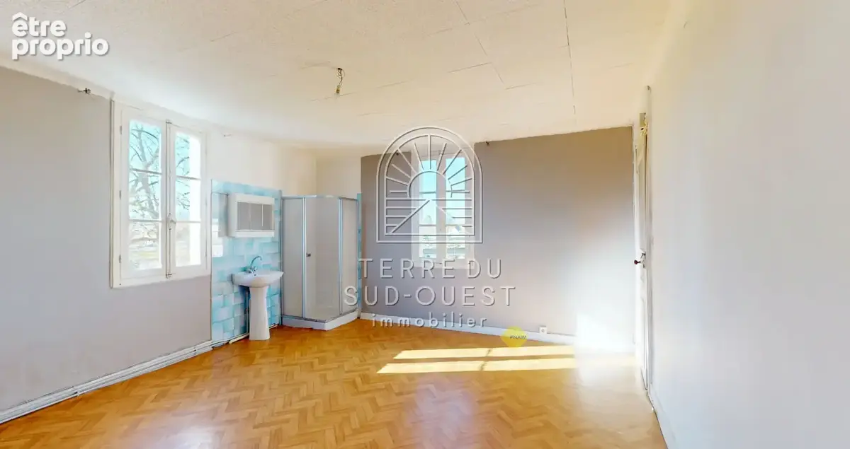 Centre Artix - 378 m2 - - photo 5