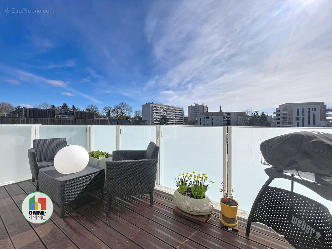 Appartement à RILLIEUX-LA-PAPE