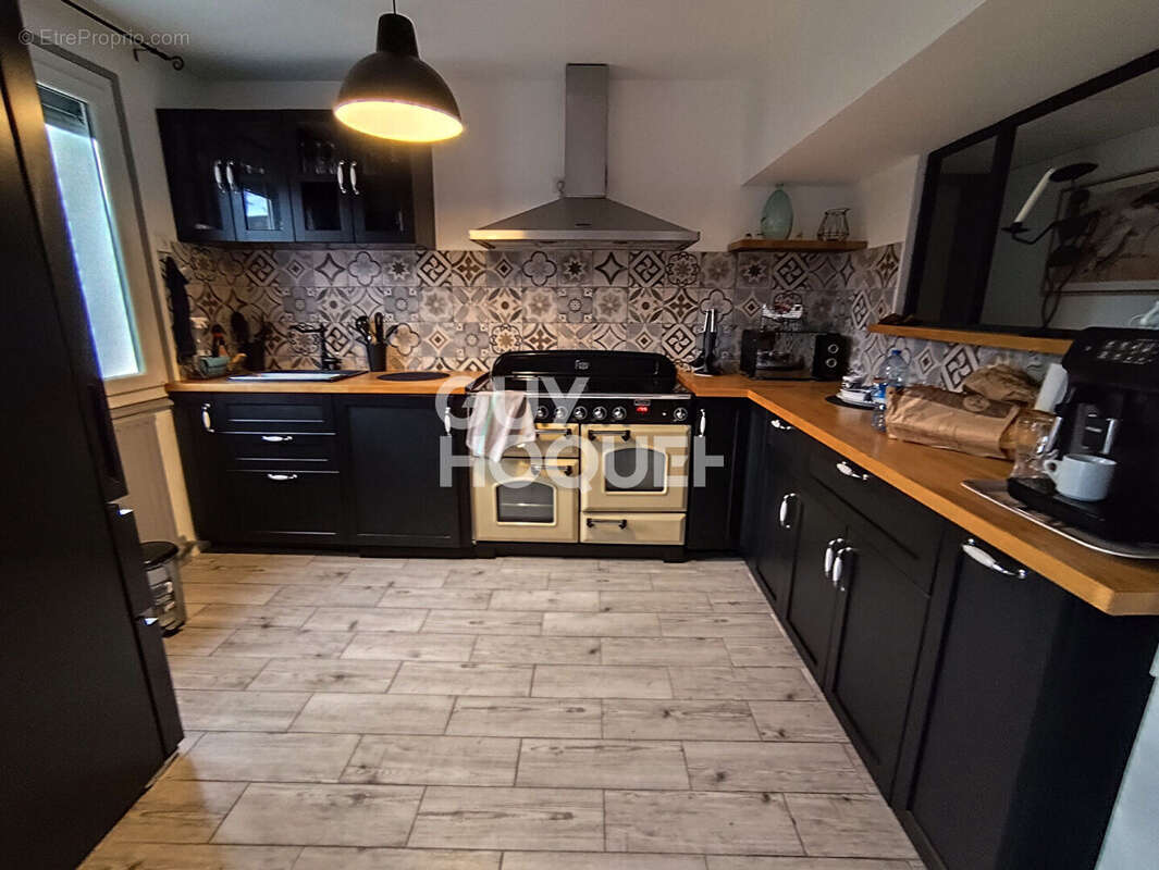 Maison à SAINT-ROMAIN-LE-PUY