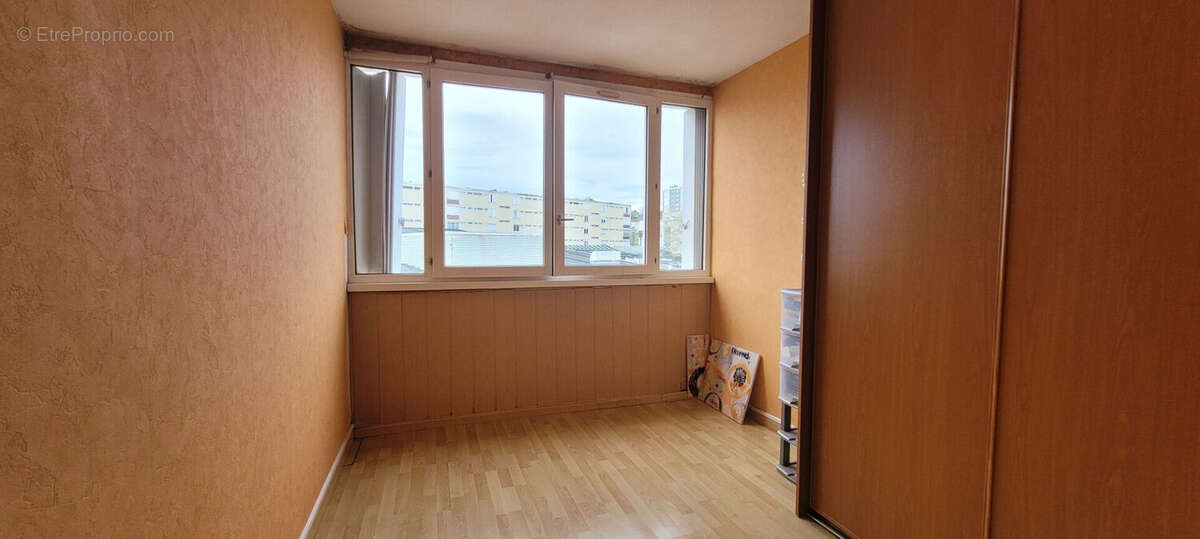 Appartement 85 m² à Mourenx  - photo 6