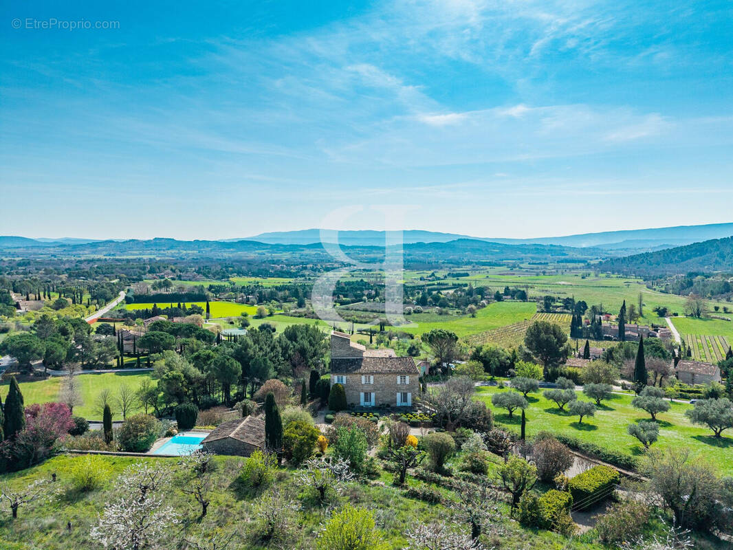 Maison à GORDES