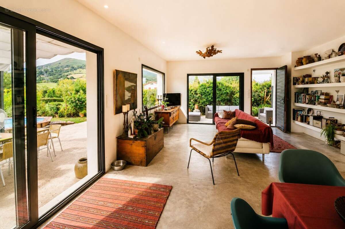 Maison 86 m² à Urrugne  - photo 3