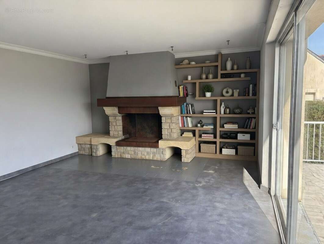 Maison à MONTREUIL-BELLAY