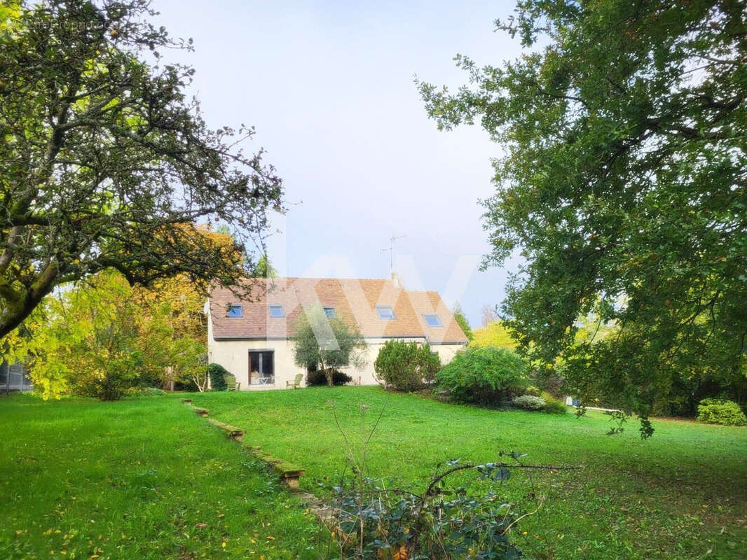 Maison 324 m² à Saint-Remy-L'honore  - photo 6