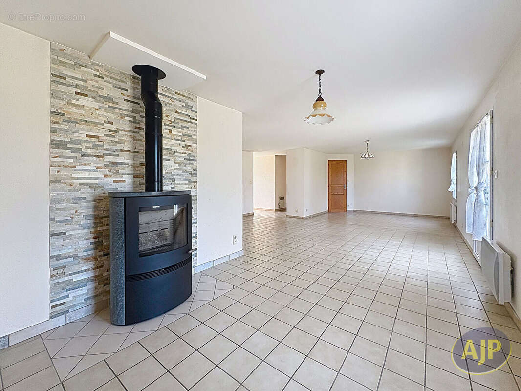 Maison à SALLERTAINE