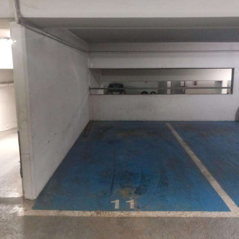 Parking à PARIS-15E