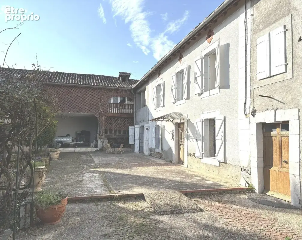 Maison à VILLENEUVE-DE-RIVIERE