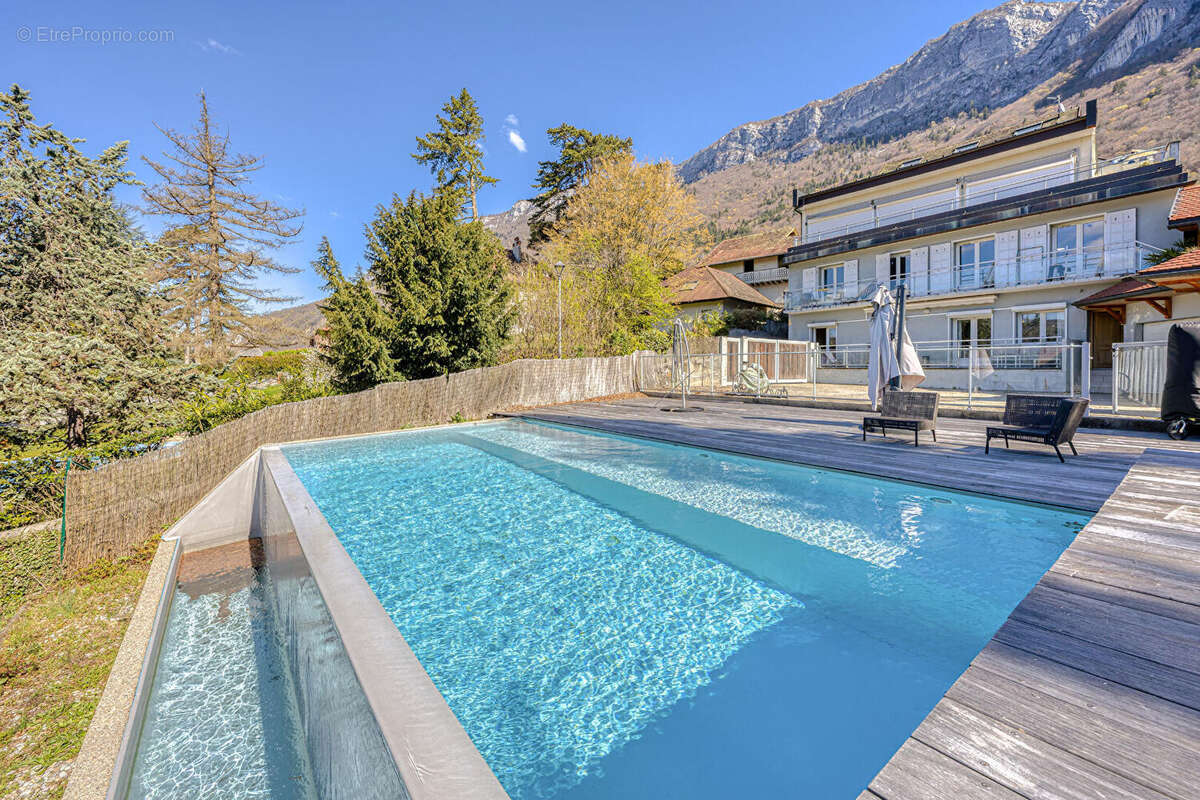 Appartement à VEYRIER-DU-LAC