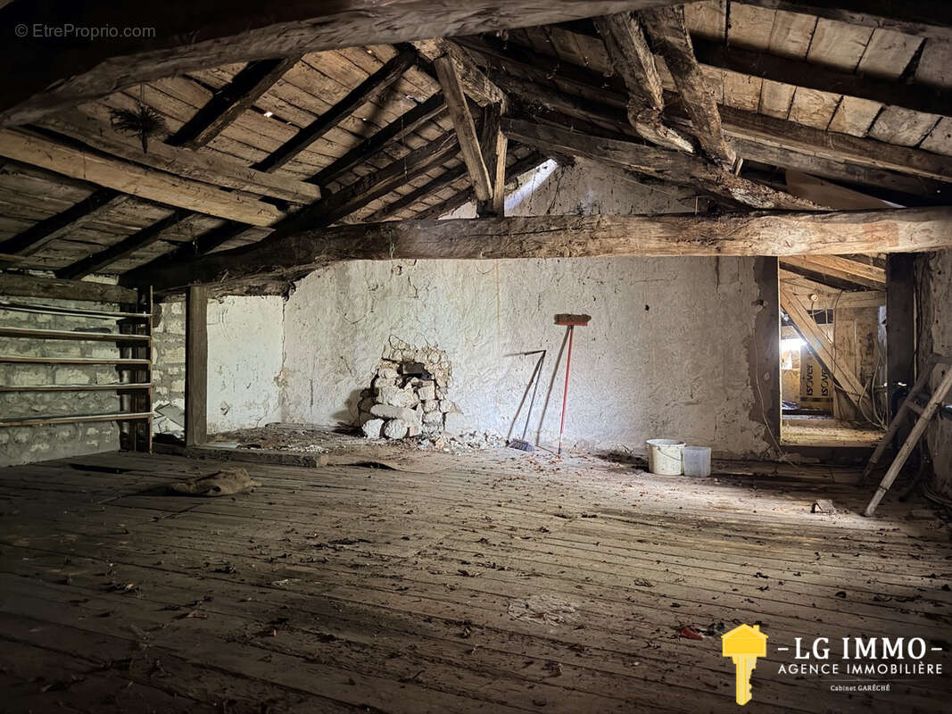 Maison Charentaise à rénover entièrement - photo 14