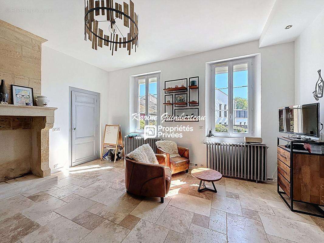 Maison à SAINT-EMILION