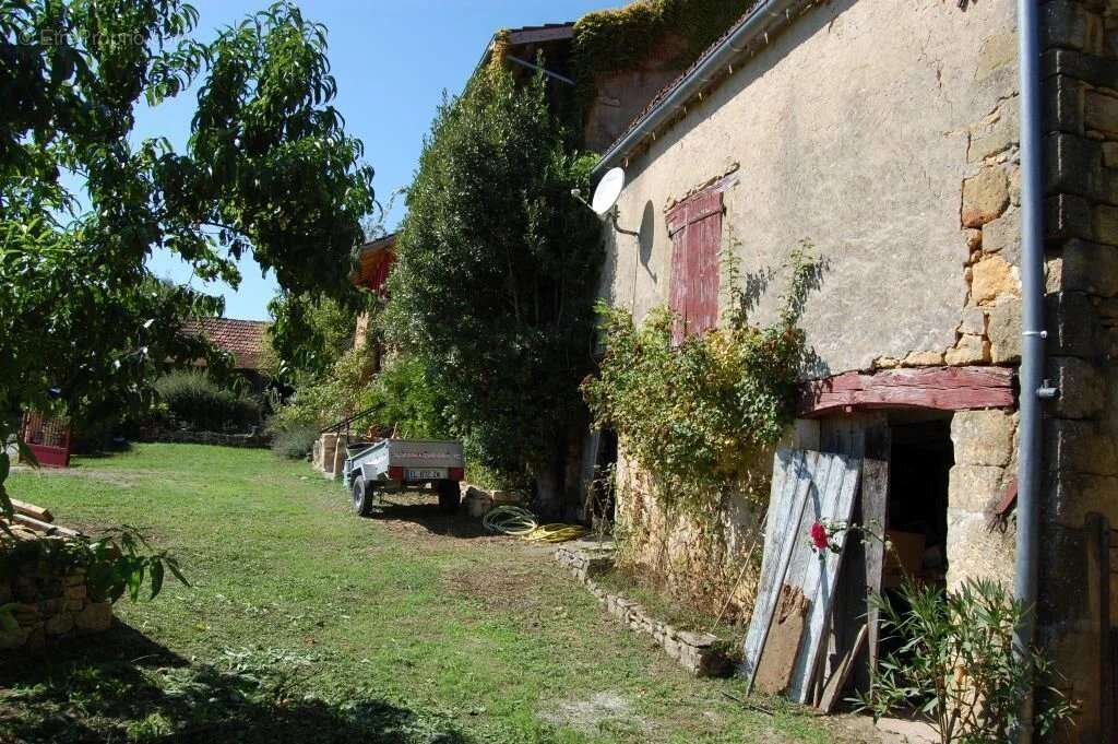 Maison à BEYNAC-ET-CAZENAC