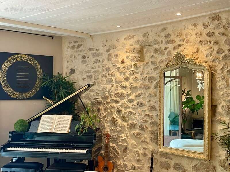 Maison à ROUSSILLON