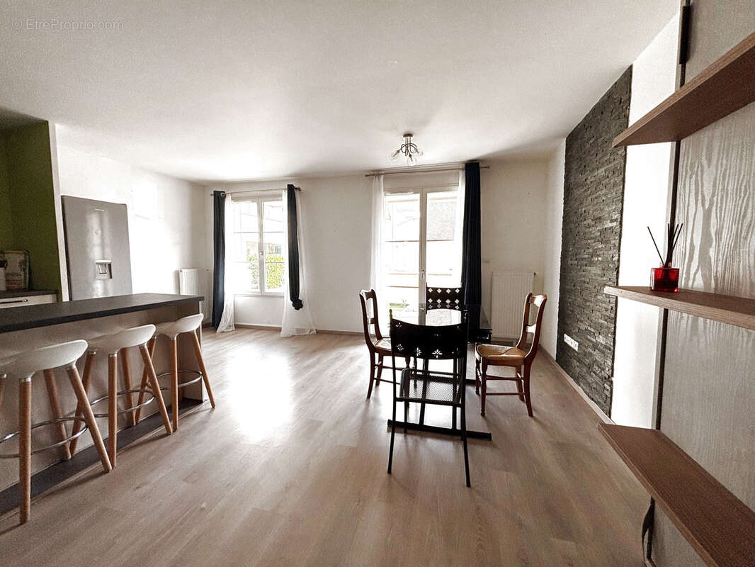 Appartement à LA CHAPELLE-EN-SERVAL