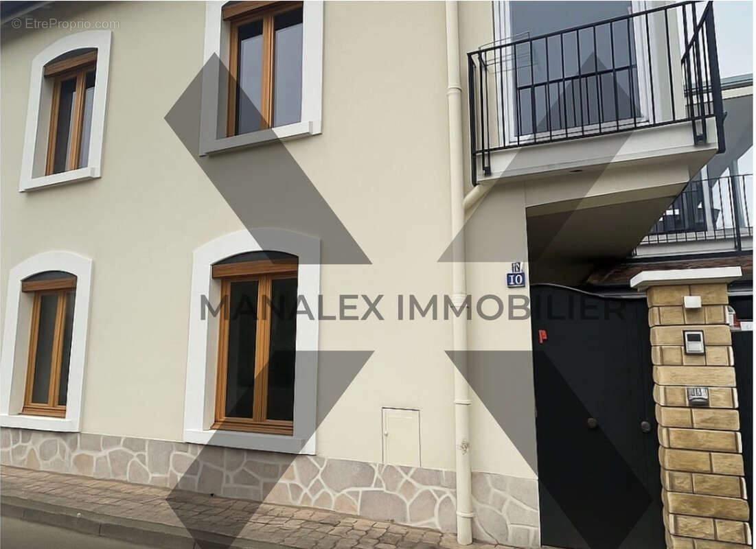 Maison à BOURG-DE-THIZY