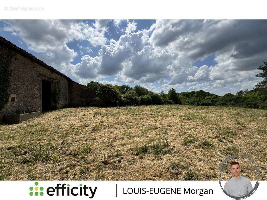 Maison à CHAMPAGNE-SAINT-HILAIRE