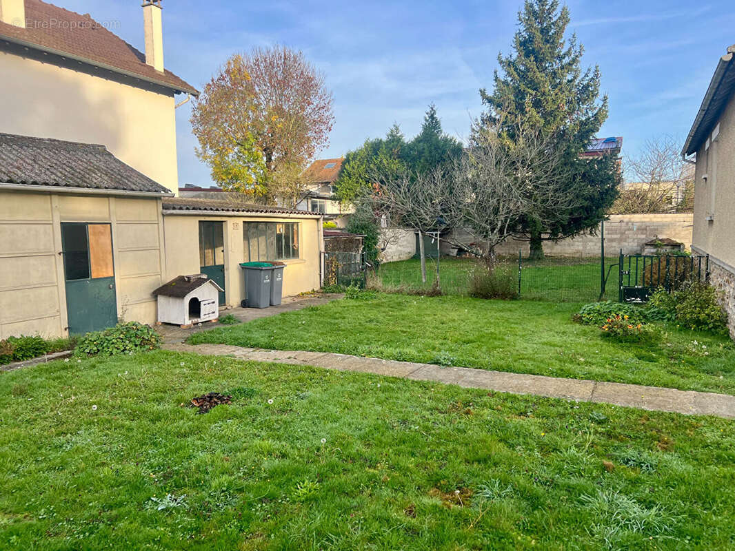 Terrain à BRIE-COMTE-ROBERT