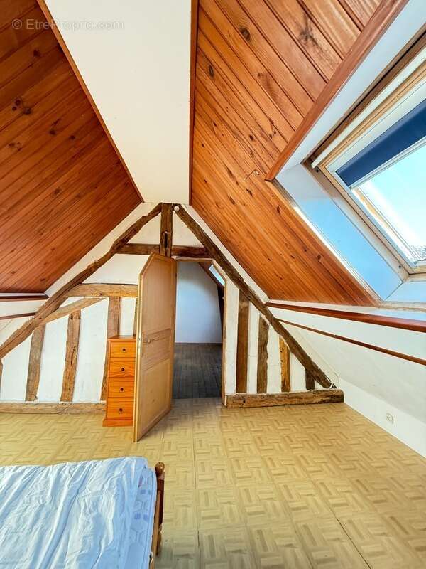 Maison à BUSSIERE-DUNOISE