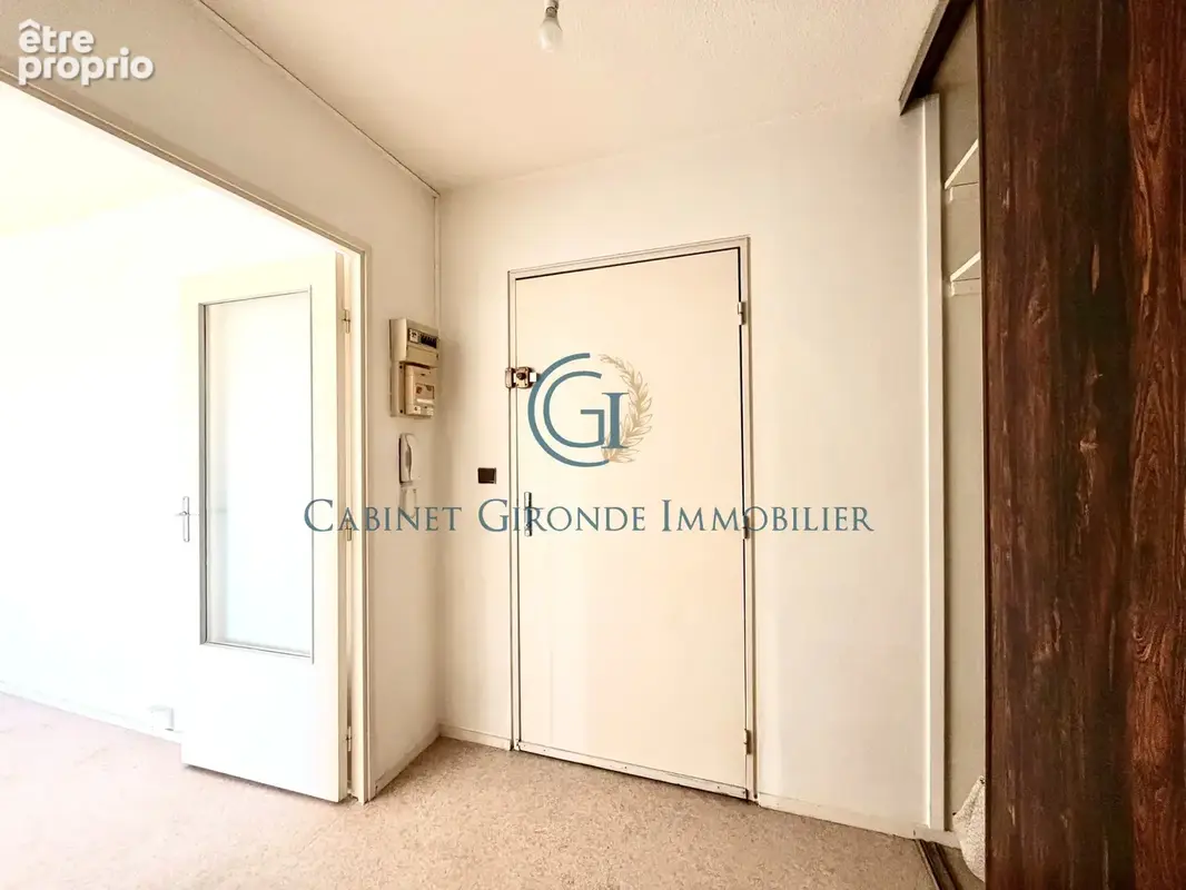 Cauderan appartement t2 balcon parking securise - photo 9