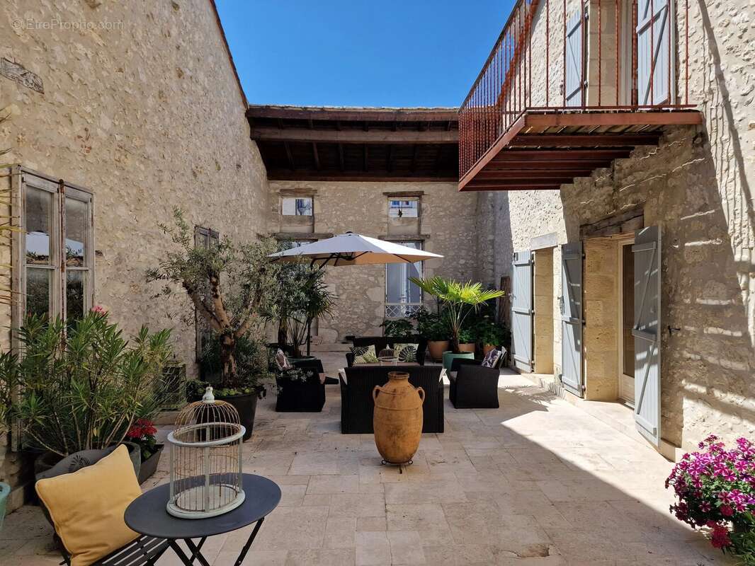 Maison à EYMET