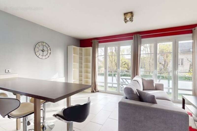 Appartement à SAINT-PRYVE-SAINT-MESMIN