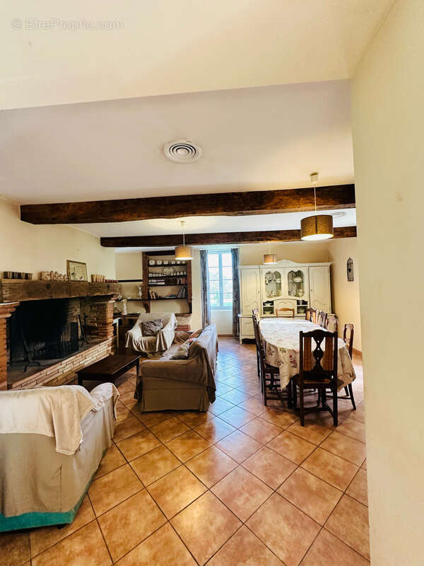 Maison à MONBRUN