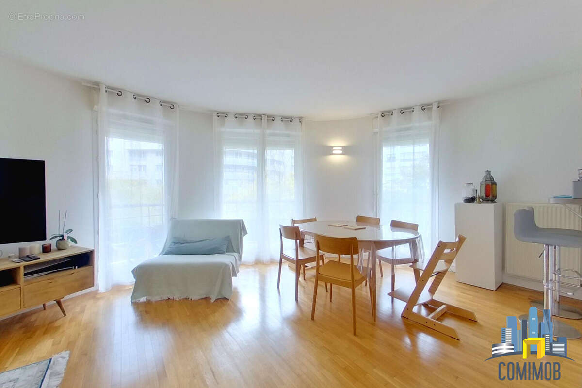 Appartement à COURBEVOIE