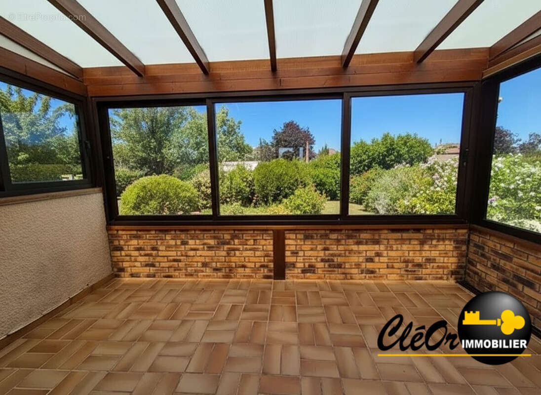Maison 84 m² à Sassenay  - photo 4