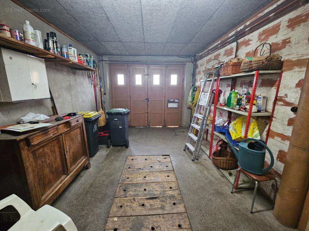 Maison à vendre 4 chambres- 2 garages- terrain 767 m2- LA ROCHE BLANCHE (63670) - photo 13