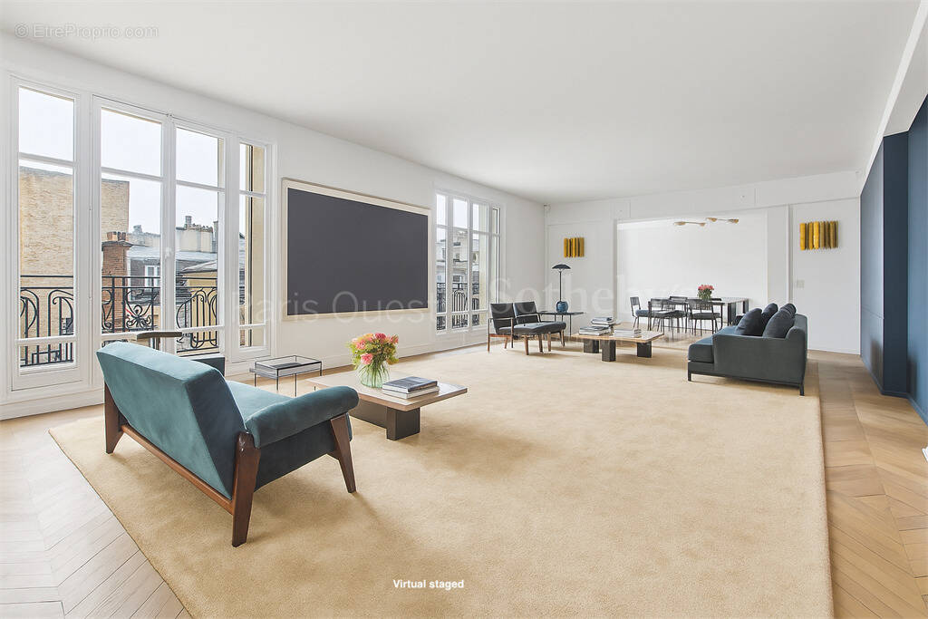 Appartement à PARIS-16E