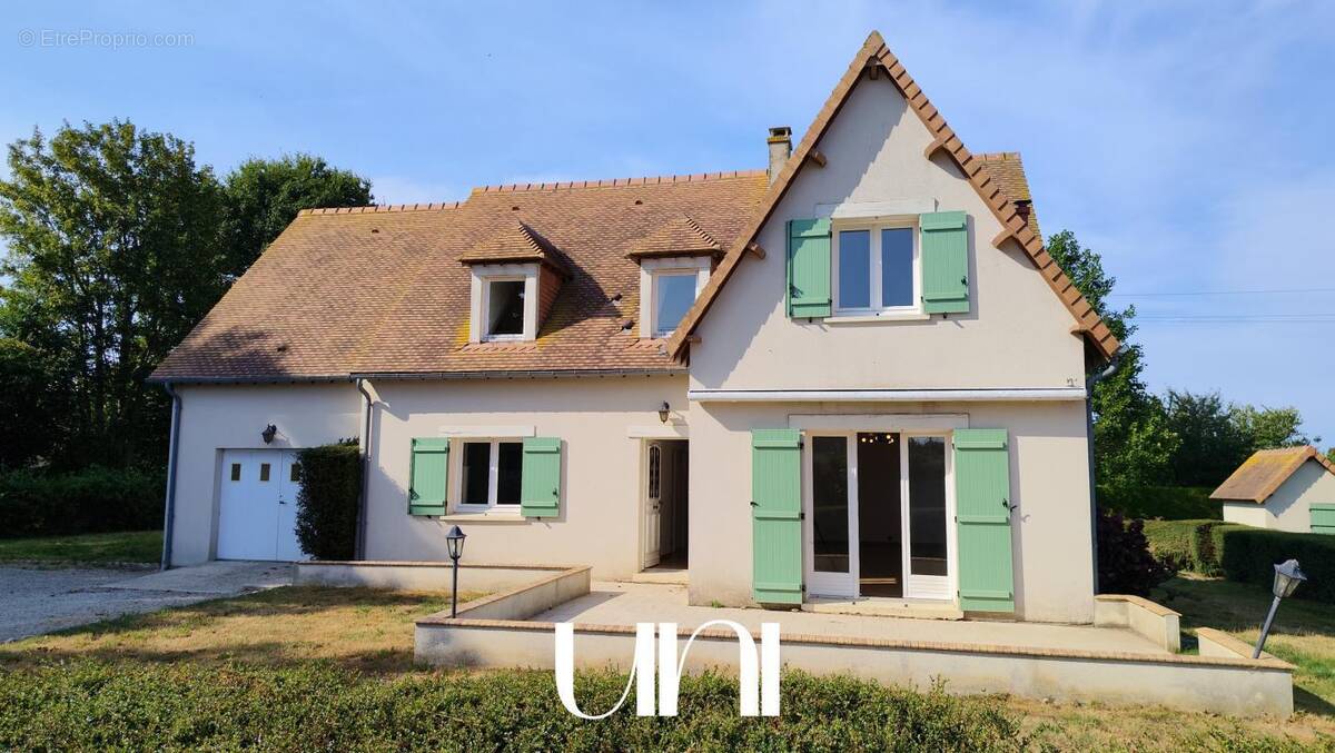 Maison à TOUR-EN-BESSIN