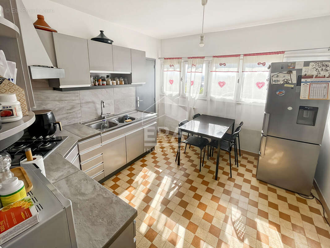 Appartement à MARSEILLE-15E