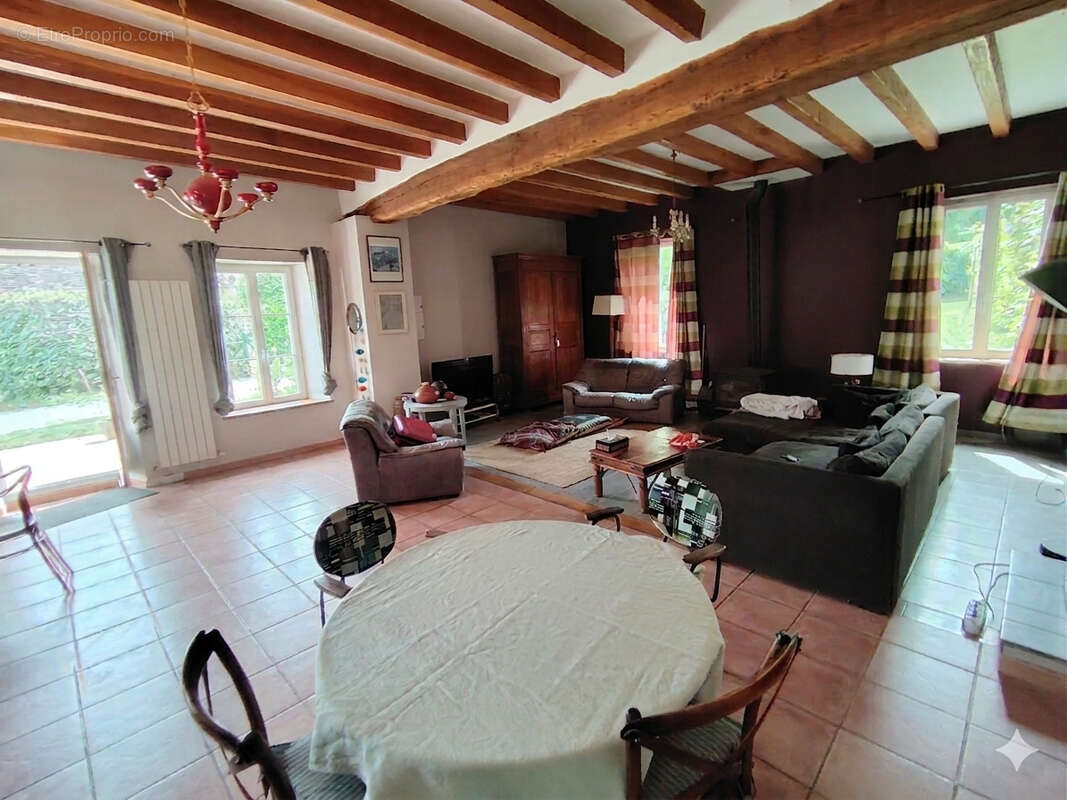 Maison à CHAUMOT