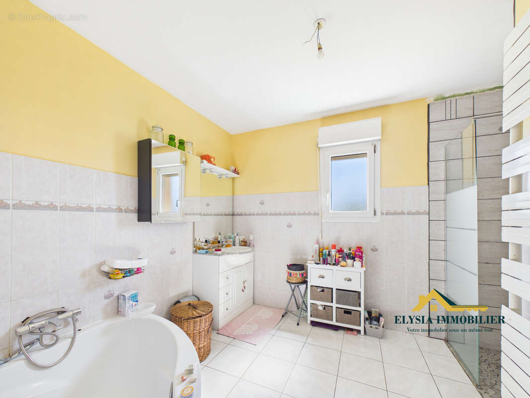 Maison à COLOMBEY-LES-BELLES